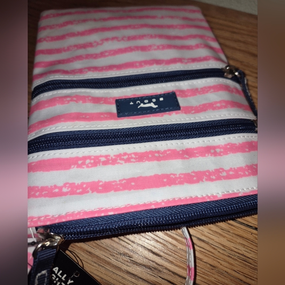 NWT's SCOUT Sally Go Lightly Crossbody Cell Phone Purse for Women,Crossbody Bag - Picture 4 of 6